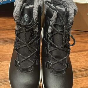 Columbia Moritza Women's Black Winter Snow Boots size 9.5 NWT